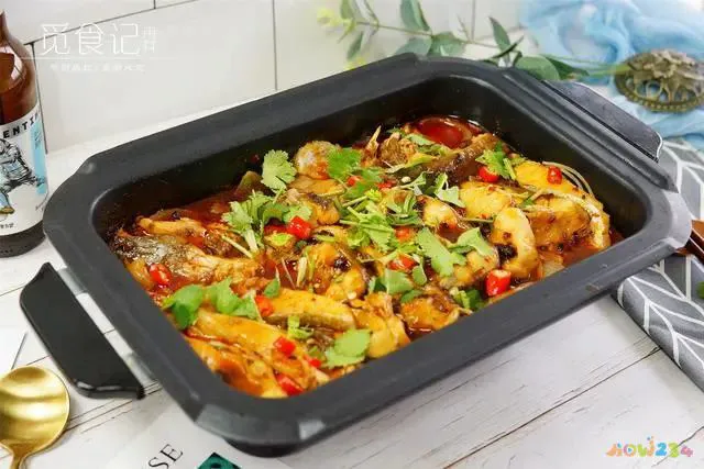 清蒸鲈鱼的家常做法_清蒸草鱼的家常做法_清蒸草鱼家常做法