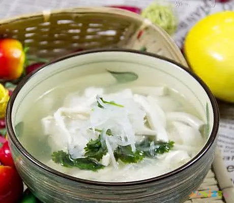 酸辣豆腐汤的家常做法_豆腐炖鱼的家常做法汤_酸辣粉丝汤的家常做法