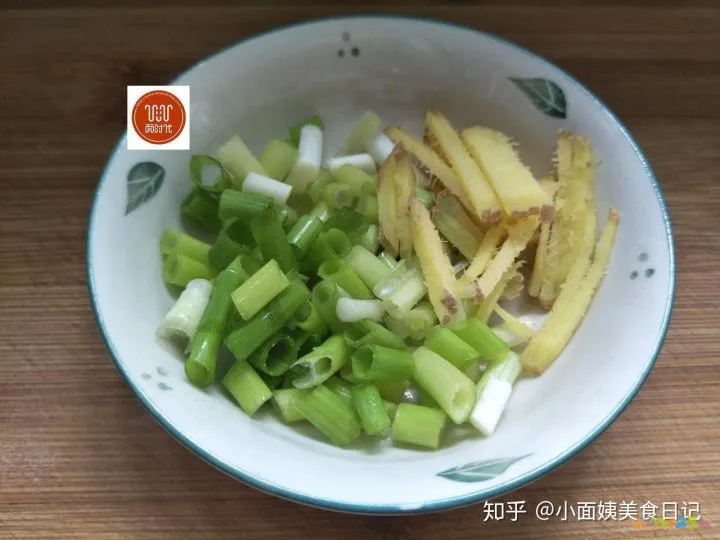 蕃茄蒸饭的家常做法_蕃茄草鱼火锅的做法_蕃茄牛尾汤的做法