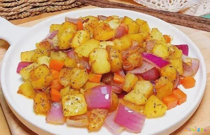 洋葱炒好吃_炒洋葱的家常做法_洋葱简单炒法