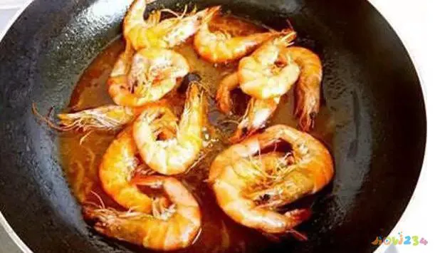 干锅香辣虾的家常做法_家常干锅虾的做法_家常干锅虾鸡爪的做法