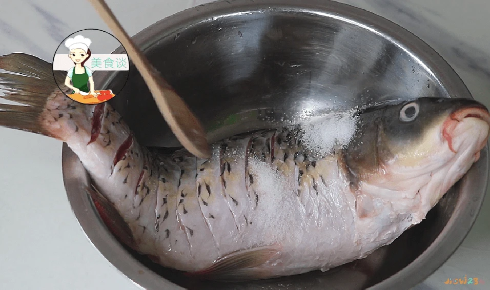 家常鲫鱼做法_家常鲫鱼_家常鲫鱼的做法最正宗的做法