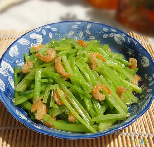 羊肉炒芹菜粉条的做法_芹菜炒粉条的家常做法_肉炒粉条的家常做法