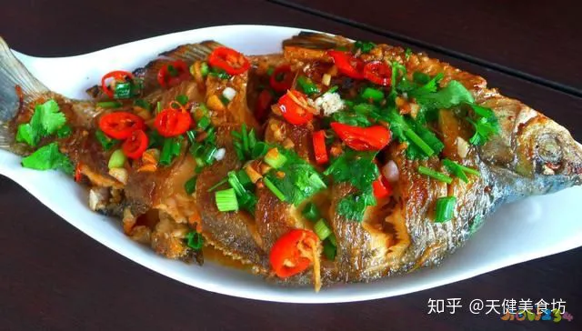 家常梭鲈鱼的做法_东北家常海鲈鱼做法_红烧梭边鱼的家常做法