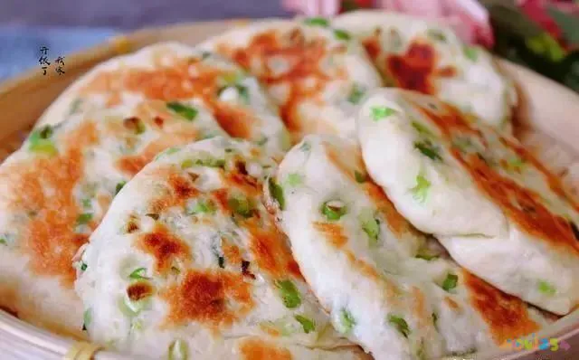 葱花家常做法烙饼窍门_葱花烙饼的家常做法_葱花家常做法烙饼怎么做