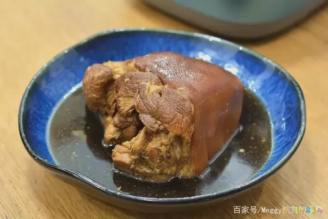 家庭炖肘子_怎样炖肘子色香味俱全_家常炖肘子