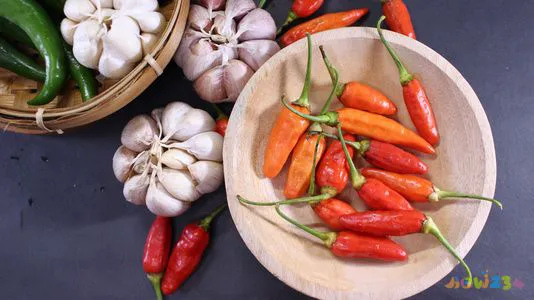 青椒胡萝卜家常做法_青椒炒鱿鱼的家常做法_蟹的做法家常爽口萝卜的做法