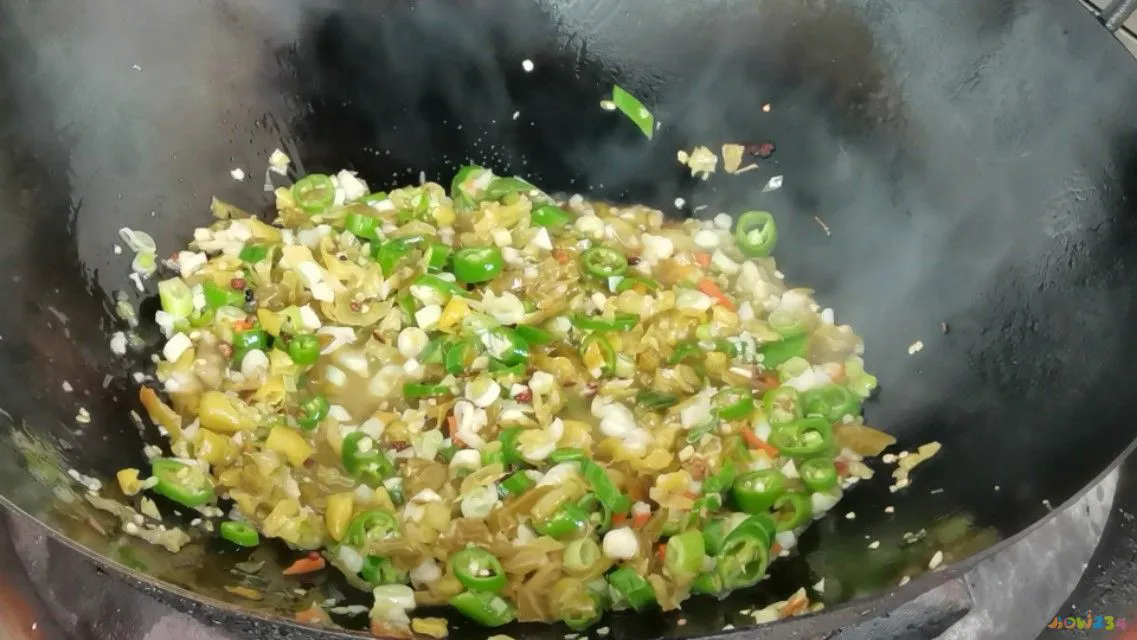 鱼头剁椒鱼头_鱼头的做法剁椒鱼头的做法_剁椒鱼头的家常做法