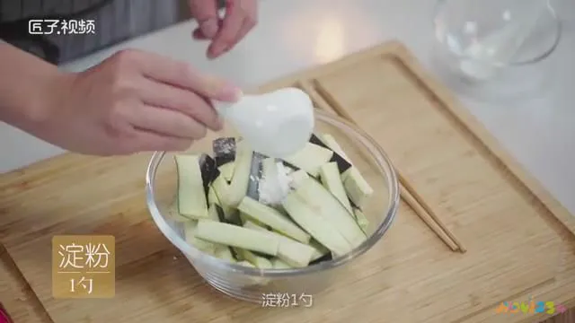 茄盒的家常做法_酱茄条的家常做法_番茄酱茄饼的家常做法