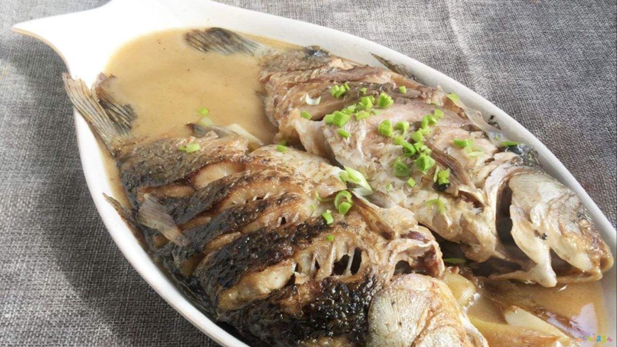 淋炸鲫鱼的家常做法_红烧鲫鱼的家常做法_红烧鲫鱼豆腐的家常做法