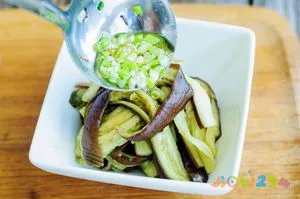 蒜泥茄子的做法步骤3