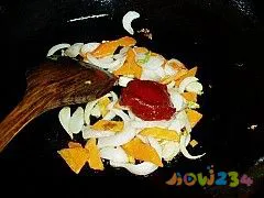 铁板辣年糕的做法_家常铁板辣年糕的做法【图