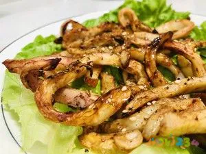 鲜鱿鱼的做法大全家常_鱿鱼花的做法大全家常_芹菜炒鲜鱿鱼的家常做法