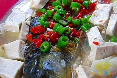 草鱼炖豆腐的家常做法_豆腐炖草鱼怎么做好吃又简单_炖豆腐家常做法草鱼窍门
