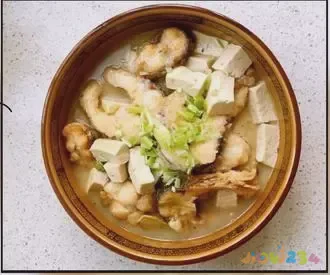 炖豆腐家常做法草鱼窍门_豆腐炖草鱼怎么做好吃又简单_草鱼炖豆腐的家常做法