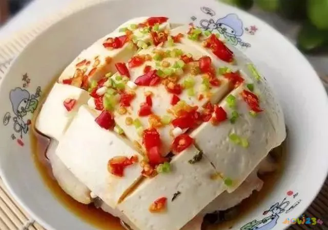 清蒸鲈鱼的家常做法_清蒸草鱼的家常做法_正宗的清蒸草鱼做法