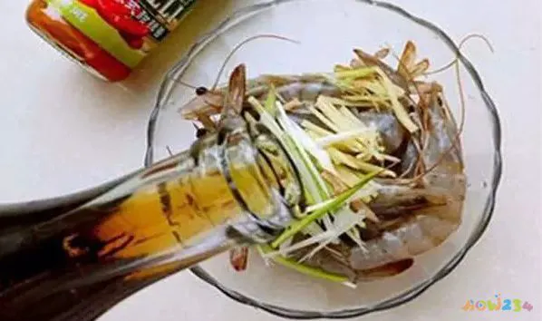家常干锅虾鸡爪的做法_家常干锅虾的做法_干锅香辣虾的家常做法