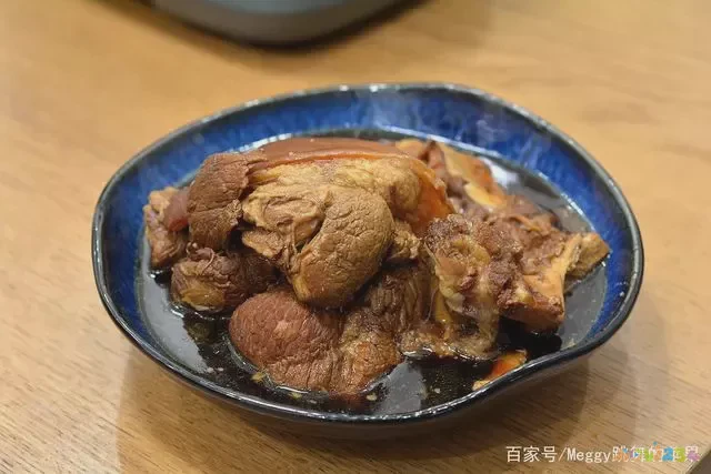 家庭炖肘子_怎样炖肘子色香味俱全_家常炖肘子