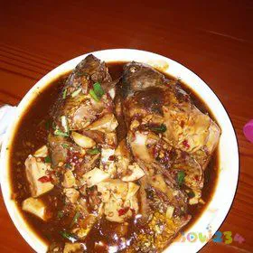 家常炖鲫鱼_豆腐炖鲫鱼的家常做法_炖鲫鱼的家常做法