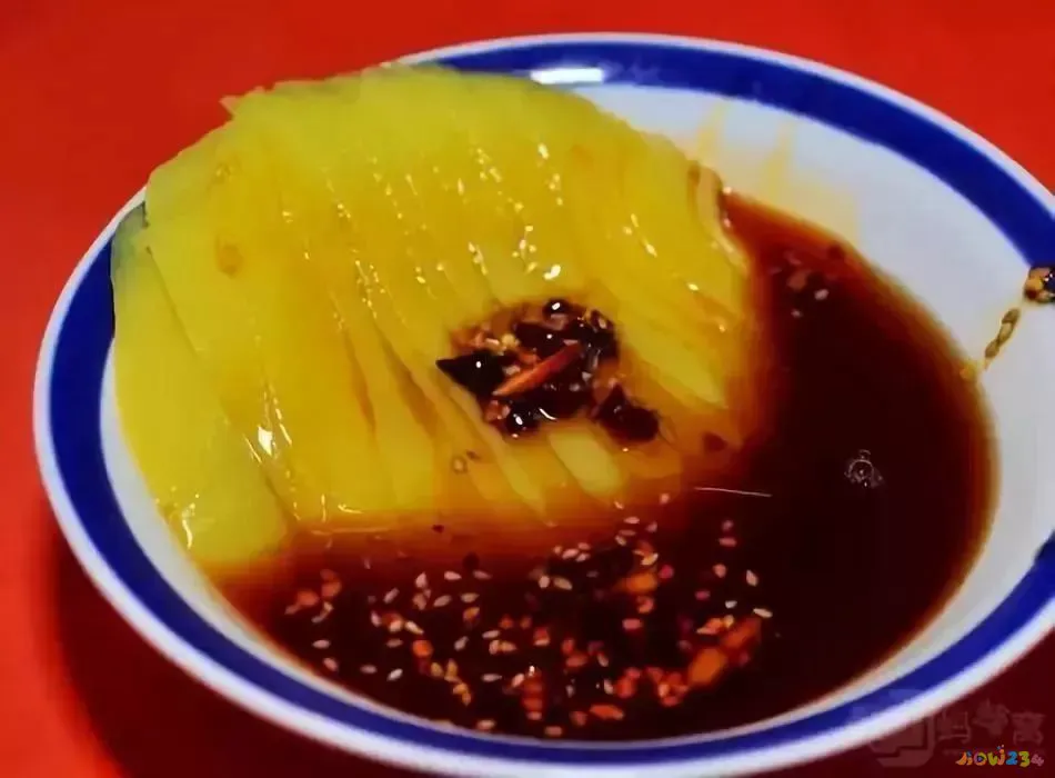 白菜焖饼的家常做法_白菜家常做法焖饼怎么做_白菜家常做法焖饼视频