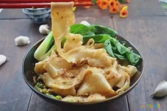 油泼面家常做法_油泼面的家常做法文字_家常版油泼面