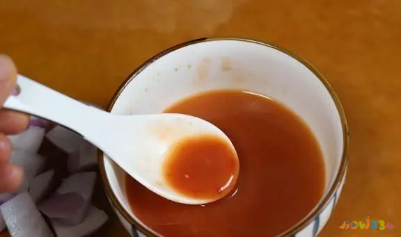 糖醋鱼糖醋的做法_糖醋鱼的家常做法_家常最简单的做鱼方法糖醋鱼