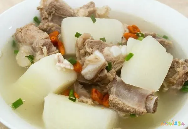 枸杞白萝卜排骨汤家常菜做法，好喝，滋补，