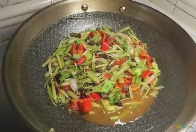 兰州菜拌面的家常做法_脑浊乐队 碎肉拌面 吉他谱_碎肉拌面的家常做法