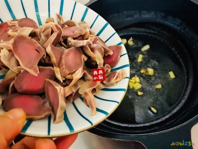 爆炒鸭胗的做法大全家常（超好吃的快手家常菜）(4)