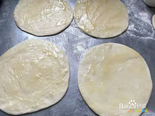 家常葱油饼_葱油花卷的家常做法_葱油手撕饼