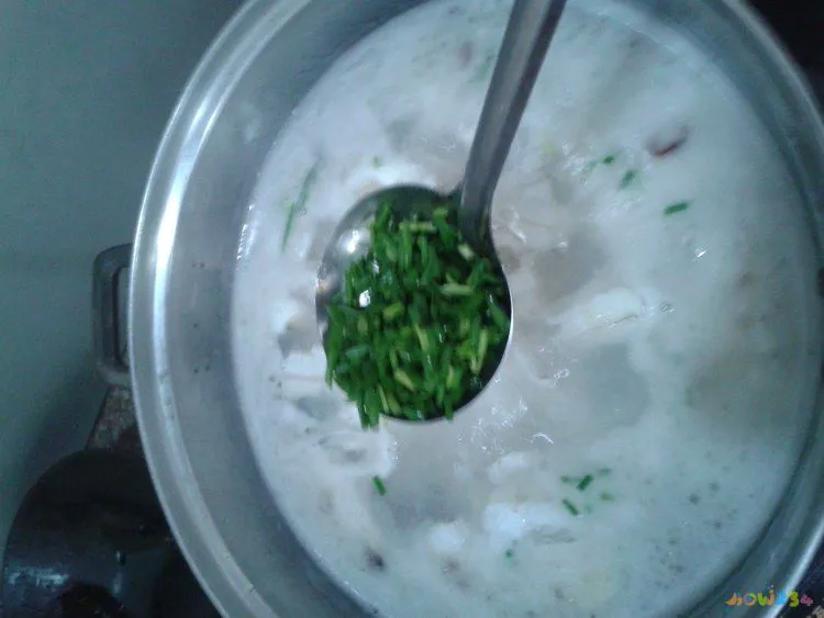 酸菜鱼汤的家常做法_奶白酸菜鱼汤的做法_酸菜黑鱼汤的做法