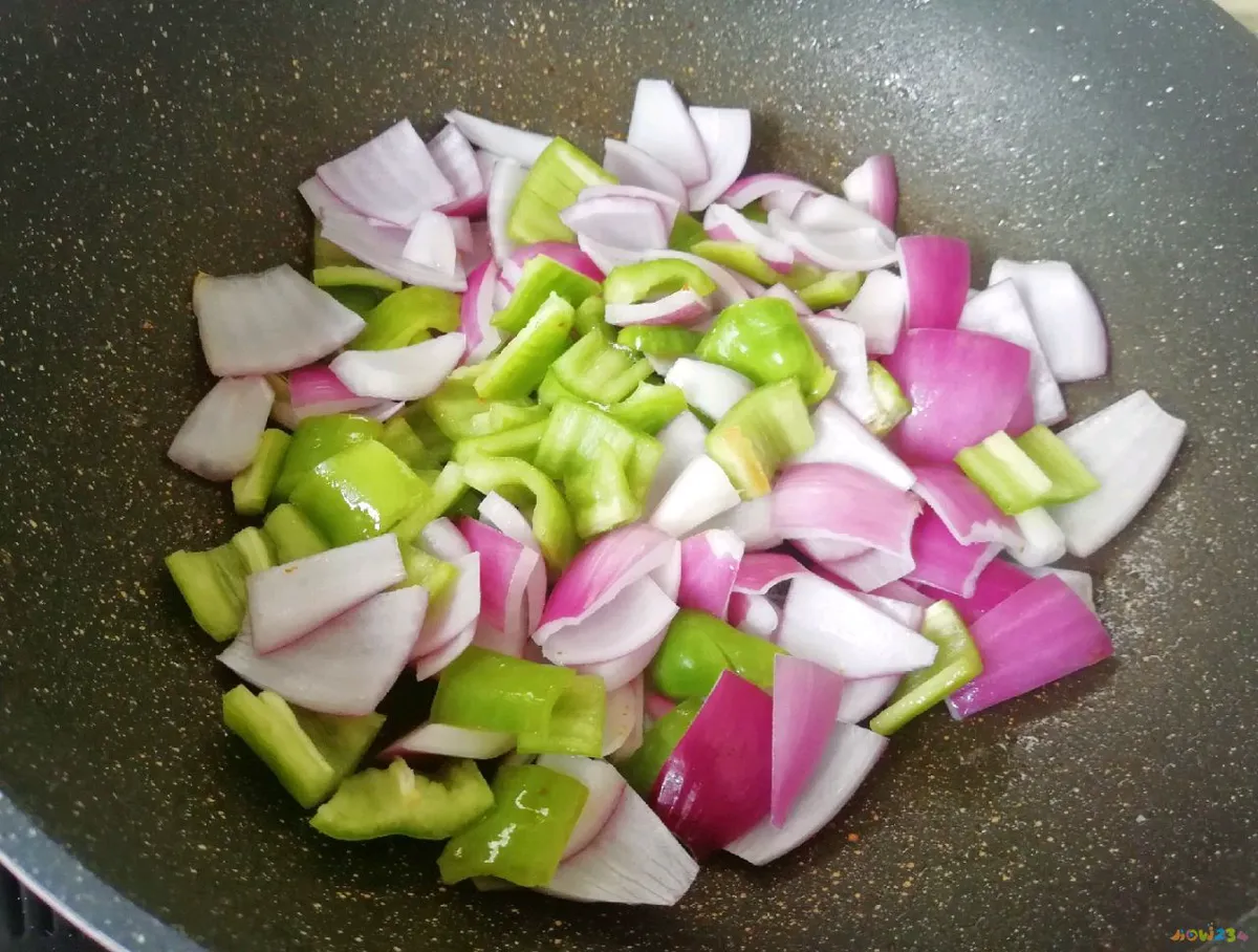 青椒炒洋葱的做法大全家常_羊肉炒洋葱木耳的做法大全家常做法_家常洋葱炒肉