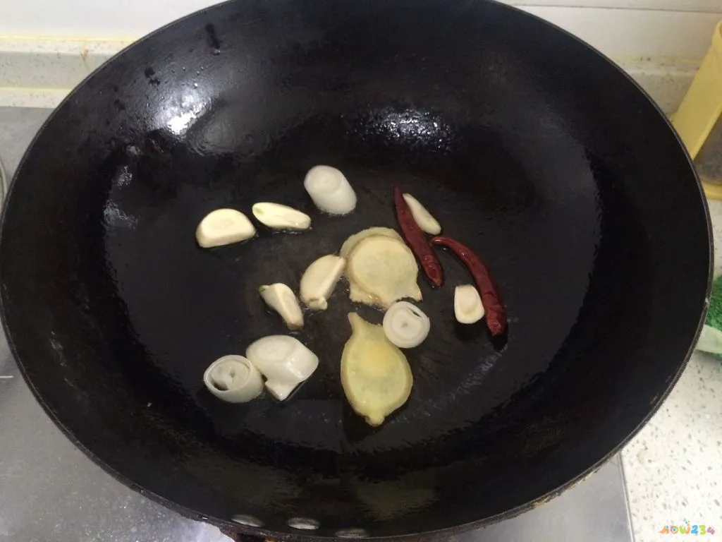 辣炒花蚬子的家常做法_家常辣炒蛏子的做法_家常炒甜不辣做法