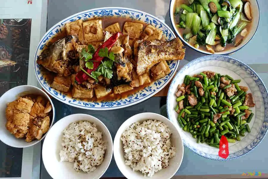 家常炖鲤鱼的做法_炖鲤鱼家常做法最好吃_炖鲤鱼家常做法怎么做