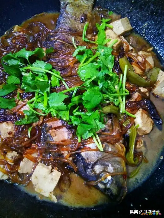 炖鲤鱼家常做法怎么做_家常炖鲤鱼的做法_炖鲤鱼家常做法窍门