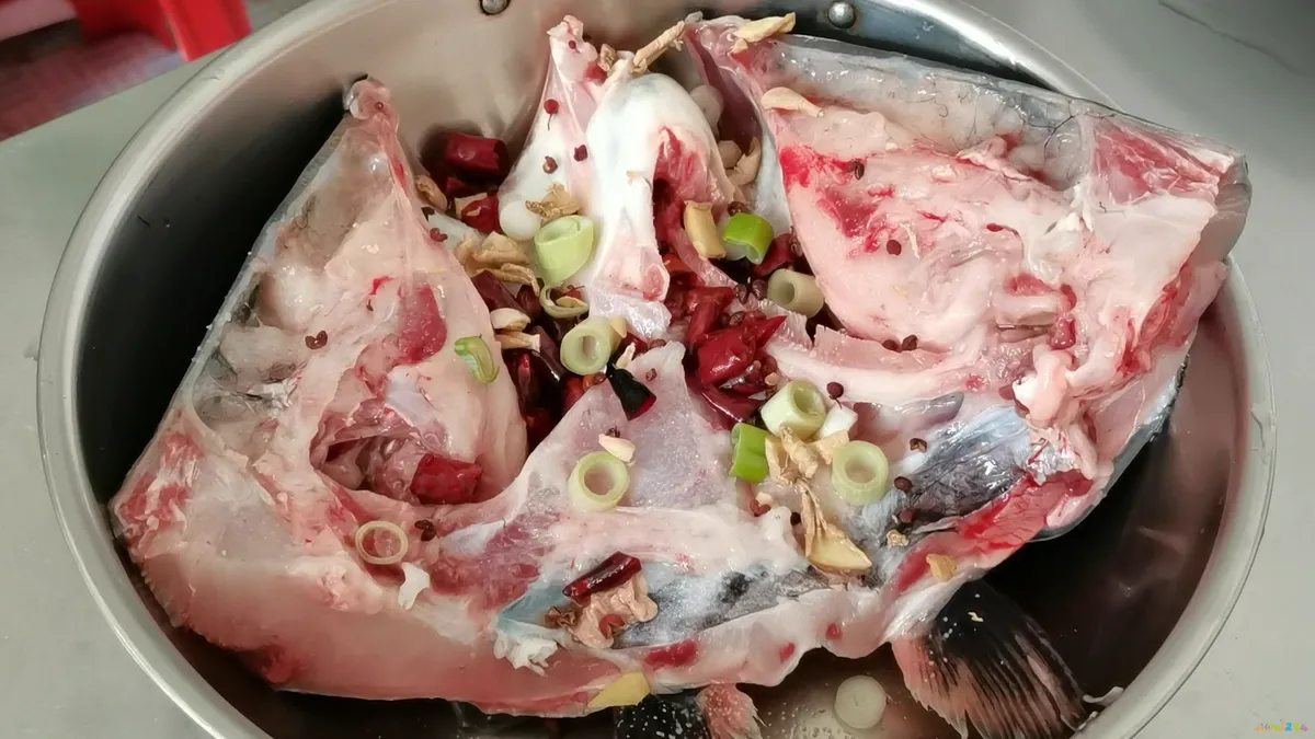 剁椒鱼头的家常做法_鱼头剁椒鱼头_鱼头的做法剁椒鱼头的做法