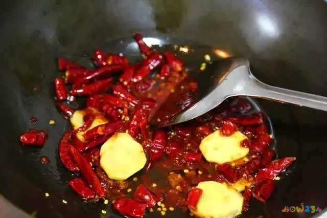 家常干锅虾鸡爪的做法_干锅香辣虾的家常做法_家常干锅虾的做法