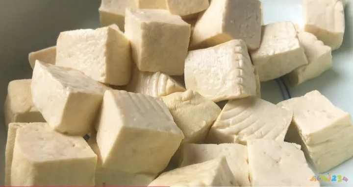 清蒸小鳕鱼的家常做法_鳕鱼豆腐的家常做法_鳕鱼炖豆腐做法