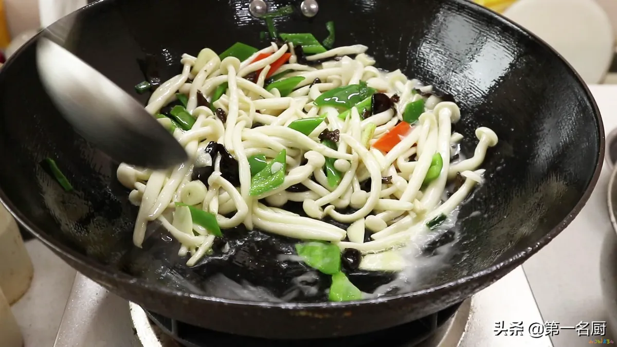 白雪菇的家常做法_珊瑚菇的家常做法_肉炒菇的家常做法