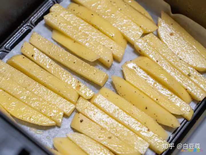 炸白薯条做法_炸薯条的家常做法_炸红薯条的家常做法