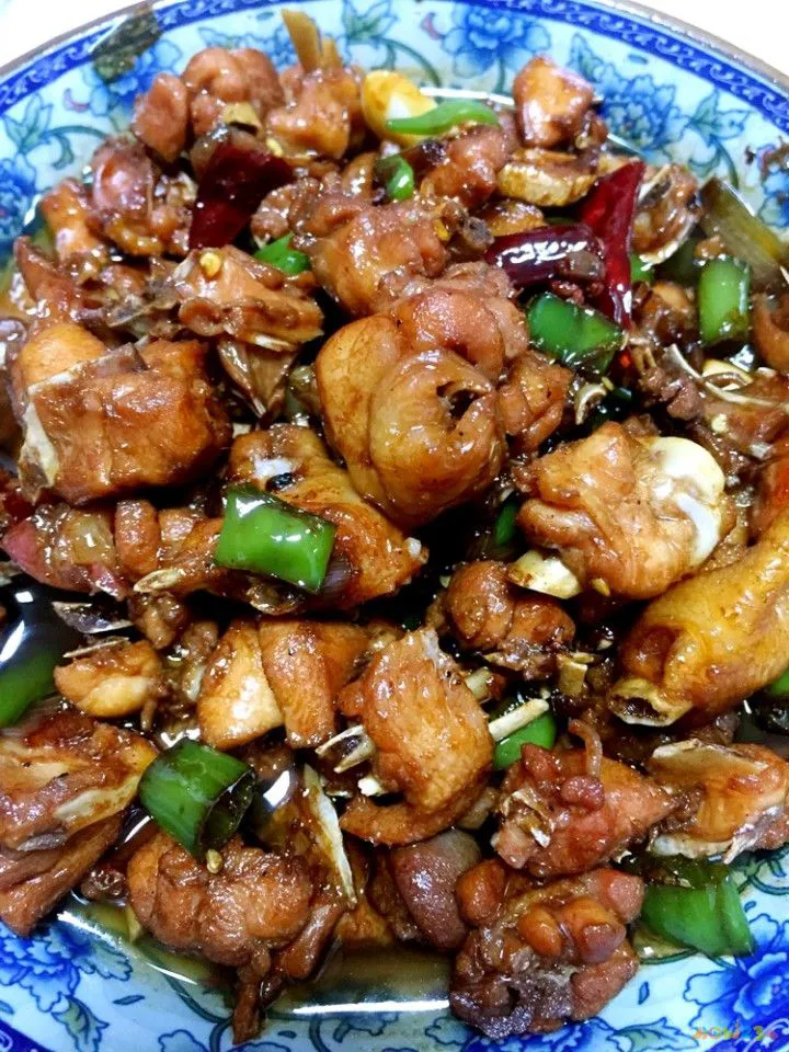 尖椒鸡的家常做法_最美家常菜尖椒鸡_怎样做尖椒鸡视频