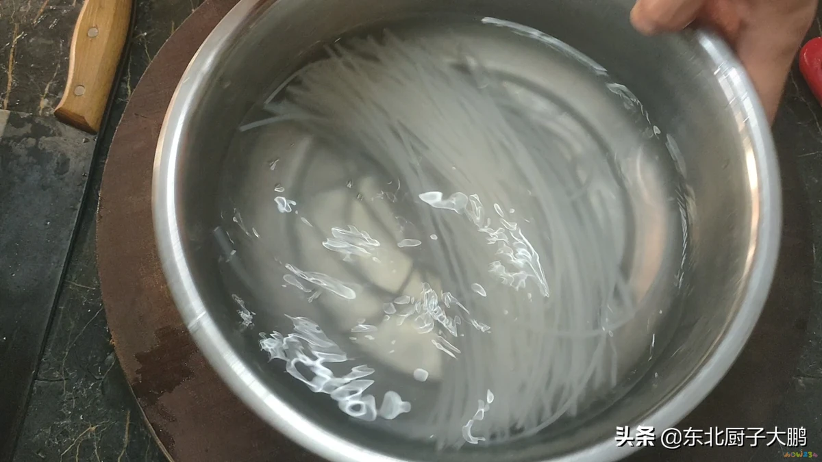 炖鲤鱼家常做法最好吃_家常炖鲤鱼的做法_排骨炖鲤鱼家常做法