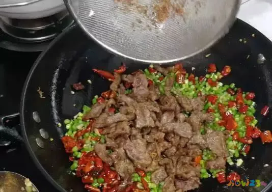 水煮牛肉家常做法_烤牛肉的家常做法_爆炒牛肉家常做法