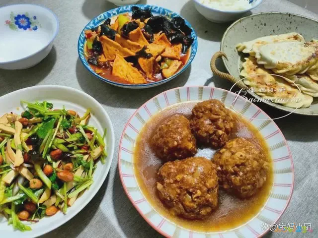 四喜丸子菜系_四喜丸子菜名_文怡家常菜四喜丸子