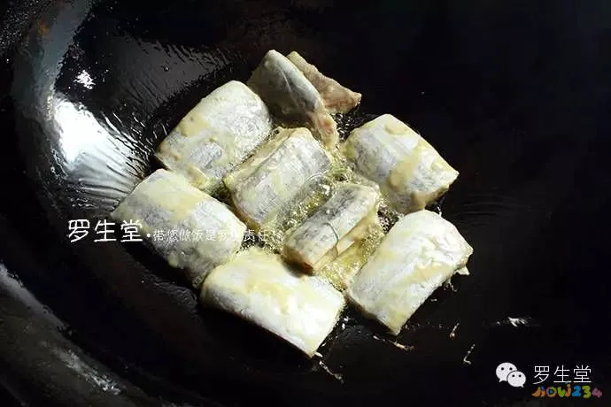 茼蒿烧刀鱼家常做法_清炖刀鱼的家常做法_家常刀鱼