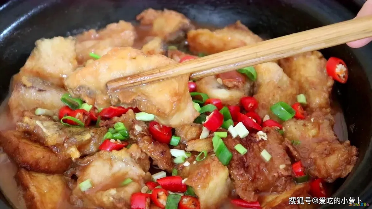 炖豆腐家常做法草鱼窍门_草鱼炖豆腐的家常做法_豆腐炖草鱼的做法视频