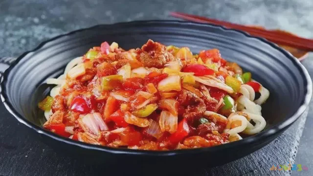 油泼面的家常做法视频_油泼面家常做法_油泼鲤鱼的家常做法