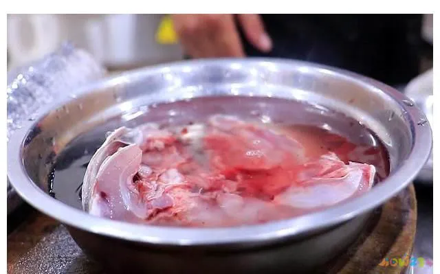 炖豆腐家常做法草鱼视频_炖豆腐家常做法草鱼窍门_草鱼炖豆腐的家常做法