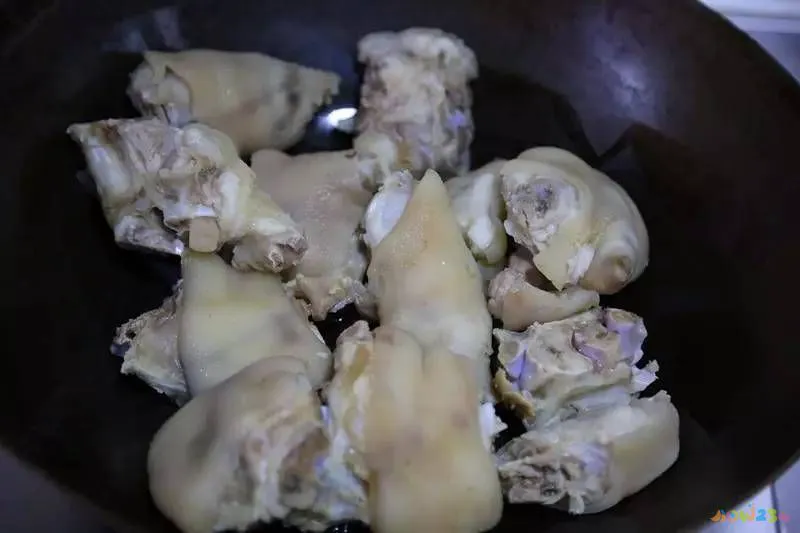 糯米藕的家常做法_清炖排骨藕的做法大全家常做法_藕的家常做法