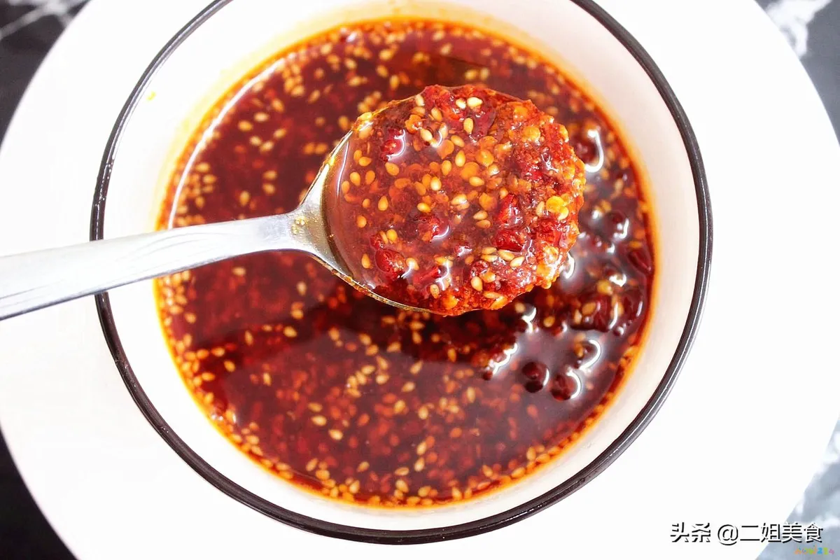 辣椒油的家常做法_油腌辣椒的家常做法_腌青辣椒家常做法